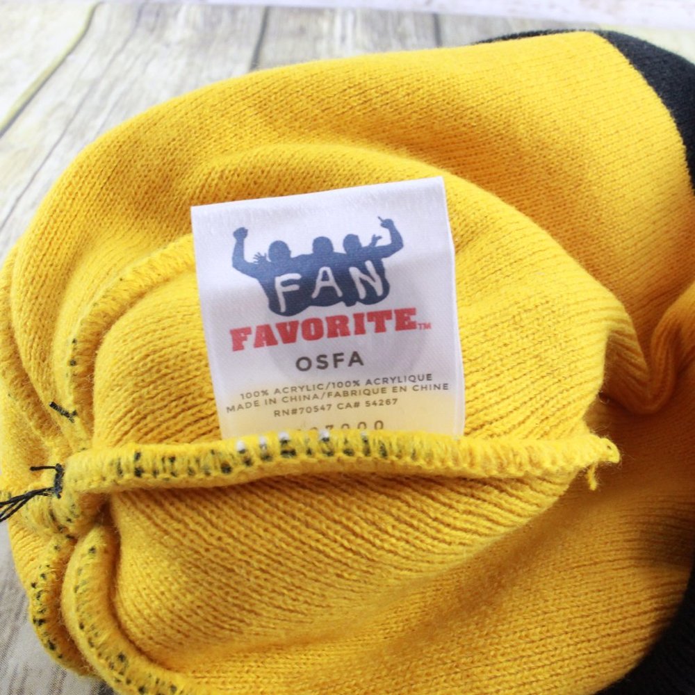 NHL Fan Favorite Bruins Beanie Pom Hat One Size - Picture 5 of 8